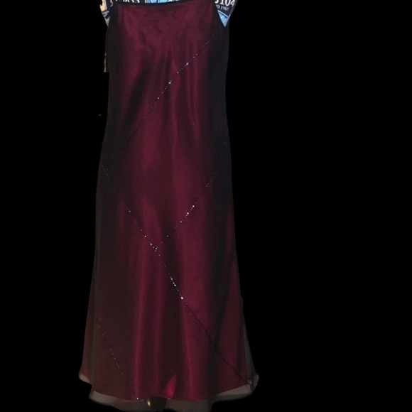 Red Satin Sheen Sequin Semi Formal Layered Petite - Picture 5 of 9